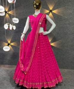 Ajoutez une touche de glamour à votre garde-robe avec nos tissus copulents de luxe lehenga et décoration Achkan/Sherwani - Product Image 3