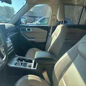 AUTOMÓVIL SUV FORD EXPLORER 2021 USADO CON BAJO KILOMETRAJE - Product Image 4