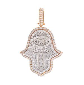 จี้หัมซาขนาดกลาง ปรับแต่งได้ ชุบทองคำชมพู 14K ประดับเพชรโมอิสซาไนต์ทรงเจ้าหญิง สไตล์ฮิปฮอป ประดับเพชรแบบไอซ์เอาท์ สำหรับผู้ชายและผู้หญิง - Product Image 1
