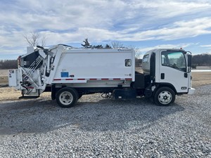 Usato 2023 HI NO S5 4x2 Motore Diesel 4 Cilindri 5.2L Tipo-4HK1TC Euro6 215 CV Trasmissione Automatica Guida a Sinistra - Product Image 2