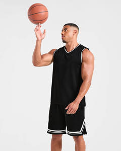 Débardeur de sport et streetwear pour homme, col en V, à rayures rebondissantes, en tissu mesh léger, impression personnalisée OEM très demandée - Product Image 5