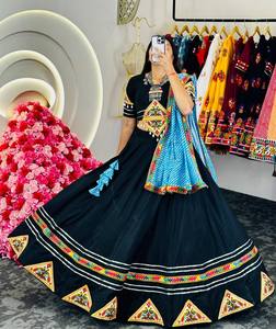 Colección exclusiva de diseñadores Navratri Special Cotton Chinestitch Work Real Mirror Work Kodi Lace Border Lehenga Choli Dupatta - Product Image 3