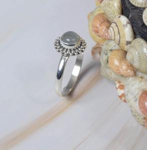 Anillo de Compromiso de Plata de Ley 925 Hecho a Mano de la Mejor Calidad, Chapado en Rodio, con Piedra Lunar Arcoíris de Fuego Azul Natural - Product Image 3