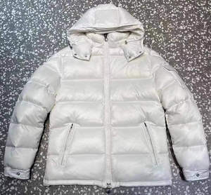 Chaqueta Acolchada Negra Brillante para Mujer, Abrigo de Invierno con Capucha, Chaqueta Premium con Burbujas, Ropa Exterior Acolchada Cálida, Chaqueta Elegante de Alto Brillo - Product Image 5