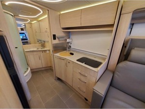 รถพ่วง2024มือสองสำหรับการเดินทางเพื่อพักผ่อน U 2 4 M B L Class B + Camper - Product Image 4