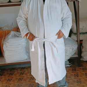 เสื้อคลุมอาบน้ำโรงแรมผ้าฝ้ายสีขาวพร้อมเทอร์รี่อบอุ่นเสื้อคลุมอาบน้ำผ้าฝ้ายใส่ได้ทุกเพศ - Product Image 2