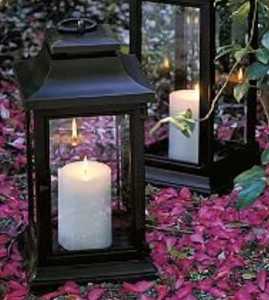 Linterna de hierro resistente a la intemperie con inserto de vidrio compatible con velas de pilar de 3 "x 9" y disponible en opciones de color brillante o mate - Product Image 6