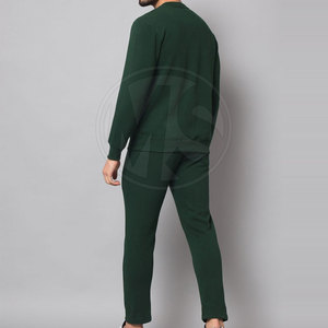 Survêtements pour hommes confortables et très demandés, en stock, à prix avantageux, coupe classique. - Product Image 2
