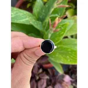 Bague solitaire en onyx noir rond, argent sterling 925, bague en pierres précieuses faite à la main, fournisseur de bijoux en gros - Product Image 1