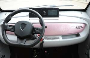 Scooter à cabine semi-intégrée 72V 50 km/h avec batterie 58 Ah, frein à disque, capacité de montée de 25 % pour les trajets urbains et les ruelles. - Product Image 6