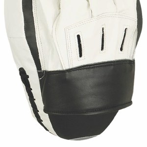 Ensemble de matériel d'entraînement de boxe en cuir véritable de haute qualité pour la vente en gros : Mitaines et cibles d'entraînement courbées pour le crochet et le coup de poing - Product Image 4