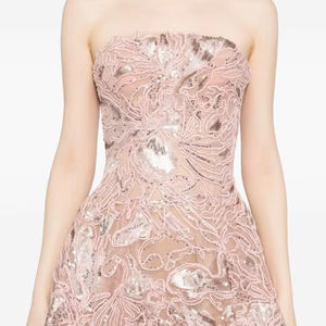 Robe de soirée sans manches en mousseline de soie faite à la main avec décolleté en cœur pour femmes grande taille Robe de mariée longue jusqu'au sol - Product Image 1