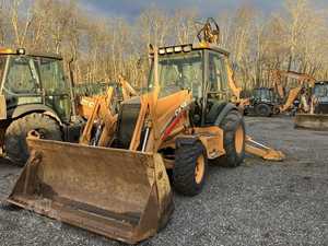 Retroexcavadora CASE 695SV Usada con Ruedas Nuevas en Venta para Diversas Tareas de Carga - Product Image 3