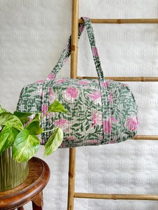 Sac de sport en coton vert matelassé, grand format, durable, écologique, luxueux, à bandoulière, pour l'été, à motifs floraux |   Yoga - Product Image 3