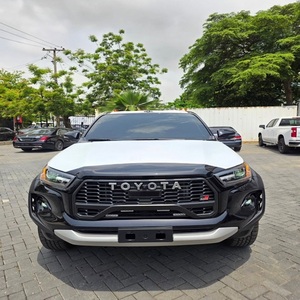 Moderna Camioneta SUV Hi-lux G R Automática en Venta - Product Image 1