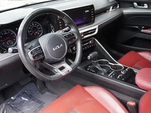 Maravilloso gris usado 2023 Kia K5 GT-Line FWD con ruedas de aleación Sistema de navegación de cuero Paquete Premium de arranque remoto - Product Image 6