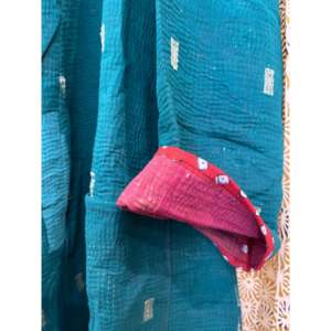 Chaqueta Kantha Vintage Greensleeves para Mujer, Reversible, Acolchada, de Cuero con Relleno de Algodón, Decoración de Patchwork, para Primavera y Otoño - Product Image 3