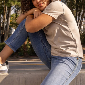 New Arrival Custom Vintage Denim Washed Breathable Eco-Friendly INS Hot Sale Mid Waist Mom <b>Jeans</b> Women <b>Jeans</b> Zipper <b>Button</b> - Product Image 6