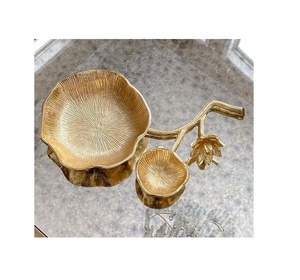Bol de cuisine décoratif en métal gaufré plaqué or à 2 sections en aluminium avec motif en laiton Bol de service en métal de designer - Product Image 1