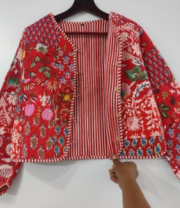 เสื้อคลุมกิโมโนสไตล์โบโฮสำหรับผู้หญิง ผ้าฝ้ายเย็บต่อแบบควิลท์ แขนสั้น สำหรับฤดูหนาว เปิดด้านหน้า แต่งขอบลายทาง ทำมือ ขอบดิบ - Product Image 4