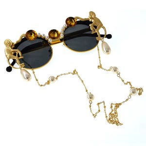 Experiencia óptica de alta gama, monturas metálicas que mantienen la elegancia a través de las tendencias cambiantes, dan un toque de lujo sin ser demasiado llamativas. - Product Image 4