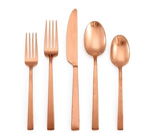 ชุดช้อนส้อมสแตนเลสทองแดงทำขึ้นอย่างสวยงามเพื่อให้เหมาะกับโอกาสที่เป็นทางการงานเลี้ยงอาหารค่ำสำหรับครอบครัวและงานเลี้ยงสังสรรค์ในเทศกาล - Product Image 1