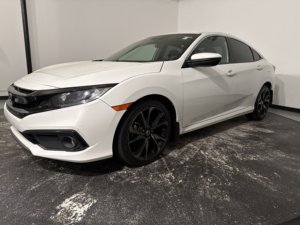 Honda Civic Sport 2021 d'occasion propre - Product Image 2