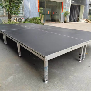 Il tavolo da palcoscenico portatile abbinato alle gambe del palco quadrato rende il palco più stabile. - Product Image 1