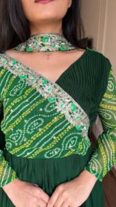 ชุดราตรียาวถึงพื้นของผู้หญิงเสื้อคลุมยาวแบบซักได้สำหรับ2024ฤดูร้อนคอวีผ้าพันตัวลายจิ้งจอก georgette - Product Image 2