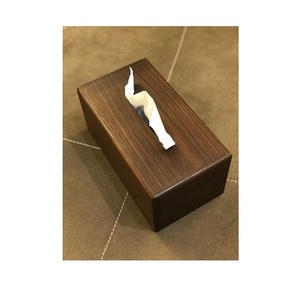 Porte-mouchoirs en bois de couleur brune Porte-serviettes de qualité supérieure pour la table de restaurant d'hôtel à la maison - Product Image 4