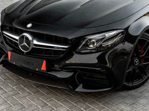 E63 S AMG V8 d'occasion 2023 Essence/Gasoline Conduite à gauche Sièges en cuir Intérieur foncé Régulateur de vitesse adaptatif Toit ouvrant panoramique - Product Image 3