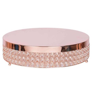 Support à gâteau en métal élégant et robuste de couleur or, parfait pour les mariages, les fêtes et les présentations de desserts, durable - Product Image 3