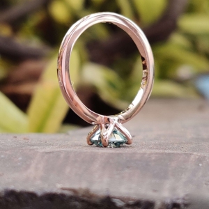 Bague de fiançailles de mariage en or 10 ct pour femme certifiée IGI pour fêtes, vintage et spécial, diamant taille brillant, cultivé en laboratoire - Product Image 3