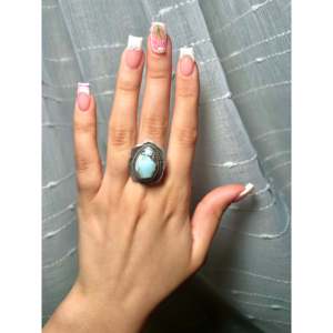 Bague en turquoise Golden Hill et platine, fabriquée par des artisans Navajo, avec un ovale en argent sterling taille 7, bijoux fins pour un usage quotidien - Product Image 5