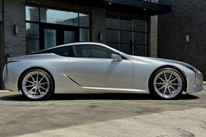 Parfait état Utilisé 2021 Le x us LC 500 - Product Image 2