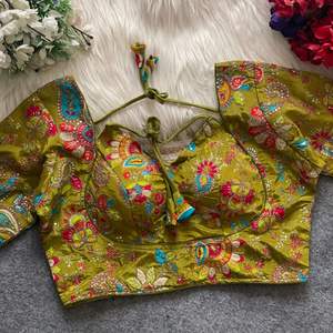 Vêtements de mariage exclusifs Chinon lourd avec le fabricant de chemisiers imprimés de position de Surat au taux le plus bas - Product Image 5