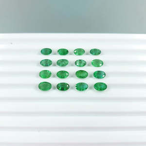 Émeraudes Naturelles Zambiennes Calibrées Ovales 5x7mm Qualité AAA Pierres Précieuses Libres Certifiées IGI Formes Variées Incluant Coussin, Poire, Fantaisie - Product Image 5