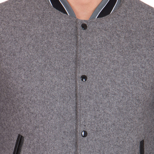 Chaqueta universitaria para hombre más vendida en estilo Streetwear Logotipo personalizado en manga de cuero Cuello levantado Servicio OEM disponible - Product Image 6