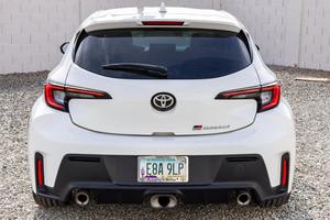 Toyota GR Corolla Core 2023 Usado Premium ~5,900 Millas, Transmisión Manual de 6 Velocidades - Product Image 3