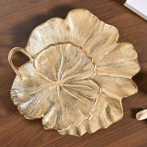 Plateau à fruits en métal doré de luxe en forme de feuille de ginkgo, plat de service décoratif pour la maison, le salon et la décoration de mariage - Product Image 4