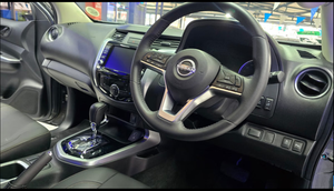 Auto Usado de Calidad a Precio Accesible, Nissan Navara 2025 2.5D-DTi Stealth, Automático, Volante a la Derecha - Product Image 2