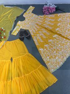 Lancement d'un nouveau top de coupe fantaisie complet de broderie lourde de concepteur avec la collection de prêt à porter Dupatta entièrement cousue - Product Image 2