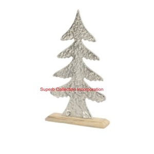 Venta al por mayor moderna escultura de Reno de Navidad hecha a mano de metal con base de madera de alta calidad tallada Decoración de mesa para la venta - Product Image 4