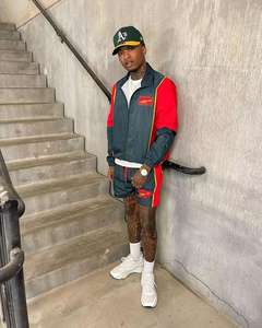 Chándal reflectante personalizado OEM, chándal corto de dos piezas, chaqueta cortavientos con Cremallera de nailon, conjunto corto de chándal para hombre - Product Image 3