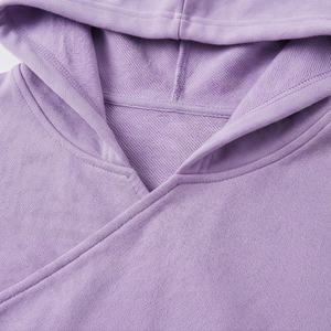 ชุดเซ็ตเสื้อฮู้ดครอปสีพื้นและกางเกงขายาวทรงบานเอวสูงสำหรับผู้หญิง ชุดออกกำลังกาย ผลิตโดยโรงงาน OEM ผู้ผลิตเสื้อผ้าสตรีทแวร์ ปี 2025 - Product Image 4