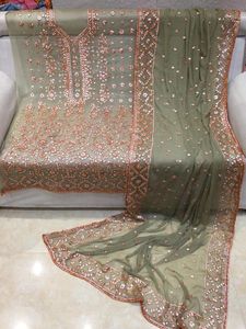 Nueva temporada Gota bordado Salwar Kameez para mujeres y niñas Diseño de cuello elegante para fiestas - Product Image 4