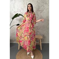 Robe midi plissée jaune à motifs imprimés numériquement avec taille naturelle