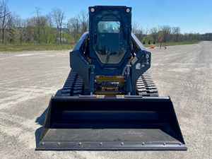 รถตักล้อยางตีนตะขาบ 72 กิโลวัตต์ ยี่ห้อจอห์น เดียร์ รุ่น 333G อุปกรณ์ก่อสร้าง - Product Image 2