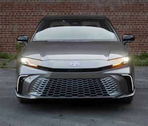 Toyota Camry automatique d'occasion authentique - Product Image 1