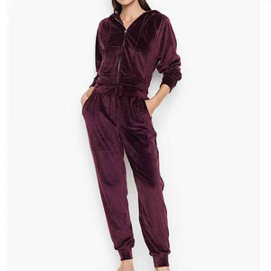 Wholesale <b>Women's</b> Velvet Two Piece Winter <b>Tracksuit</b> Color Block <b>Velour</b> Sweatsuit Short Top Custom Logo Jogging Suit - Product Image 4